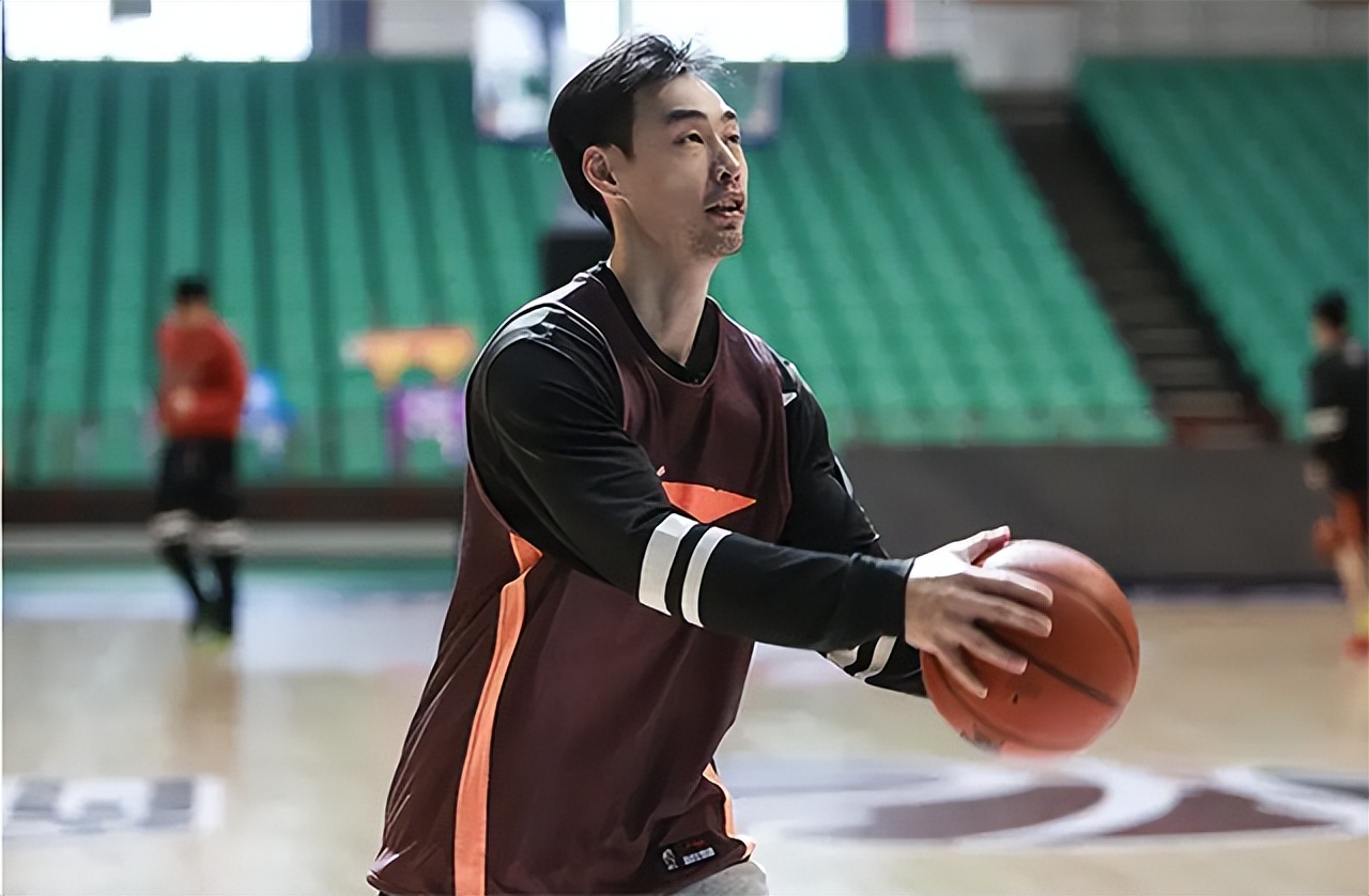 哪个队了(曾经的cba冠军孟达,婚姻生活一地鸡毛,如今一心都在篮球上)