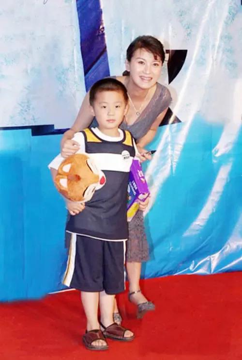 演员李幼斌：再婚成模范继父，亲儿子却让他头疼