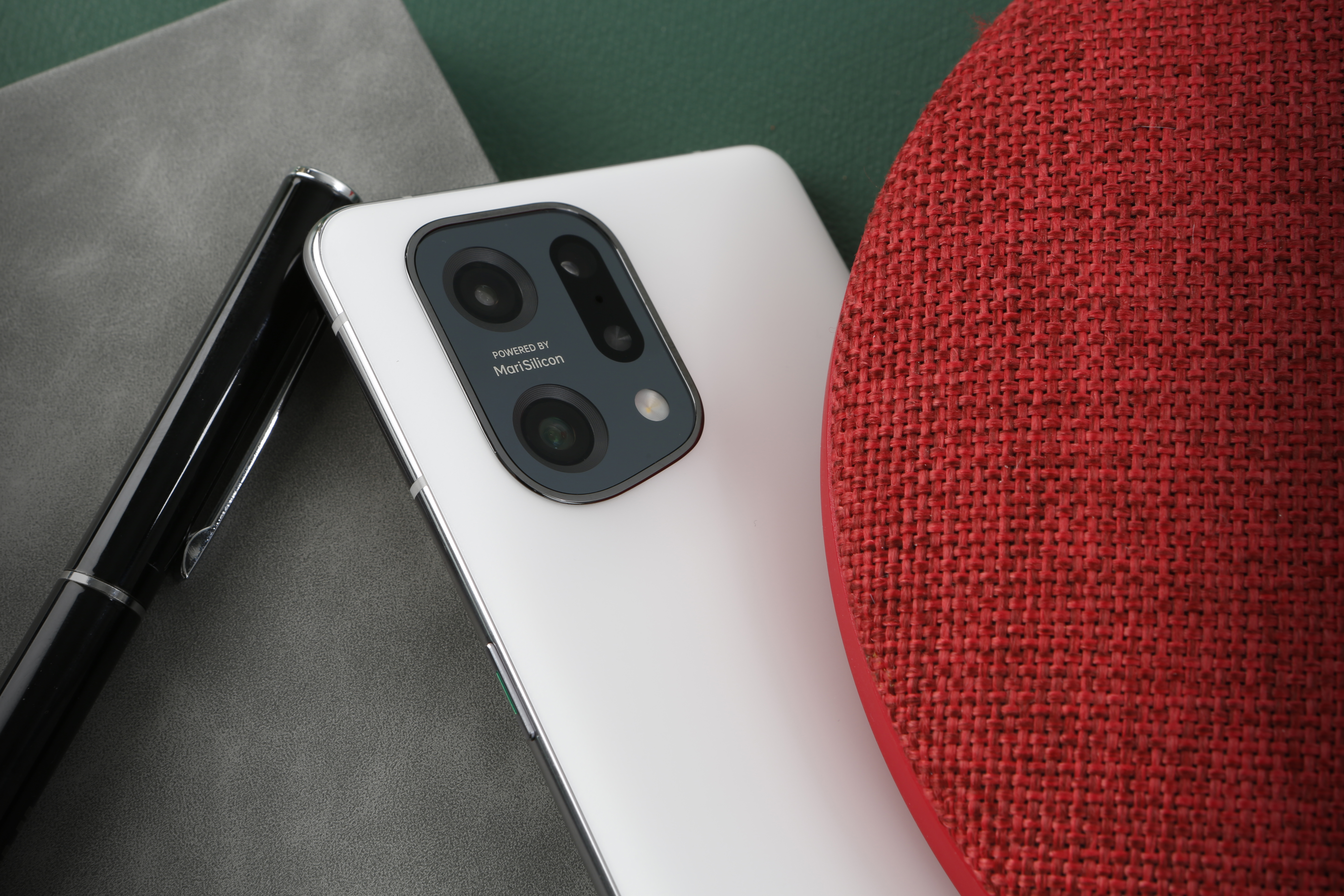 “美貌与内涵俱佳的‘轻’旗舰”——OPPO Find X5浅析