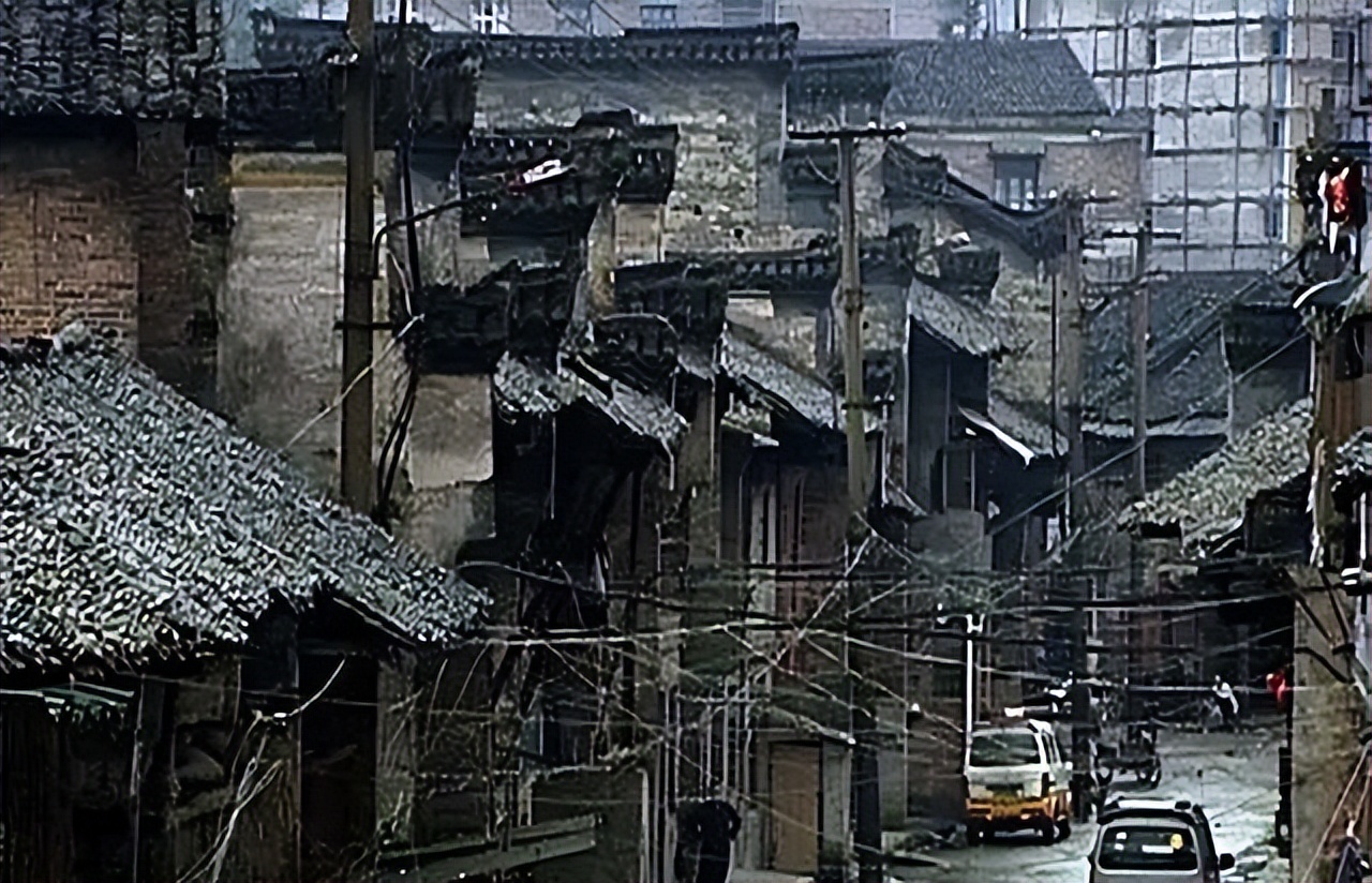 湖南患癌女教师的最后日子：坚持送60名学生上重本，逝后师生才知