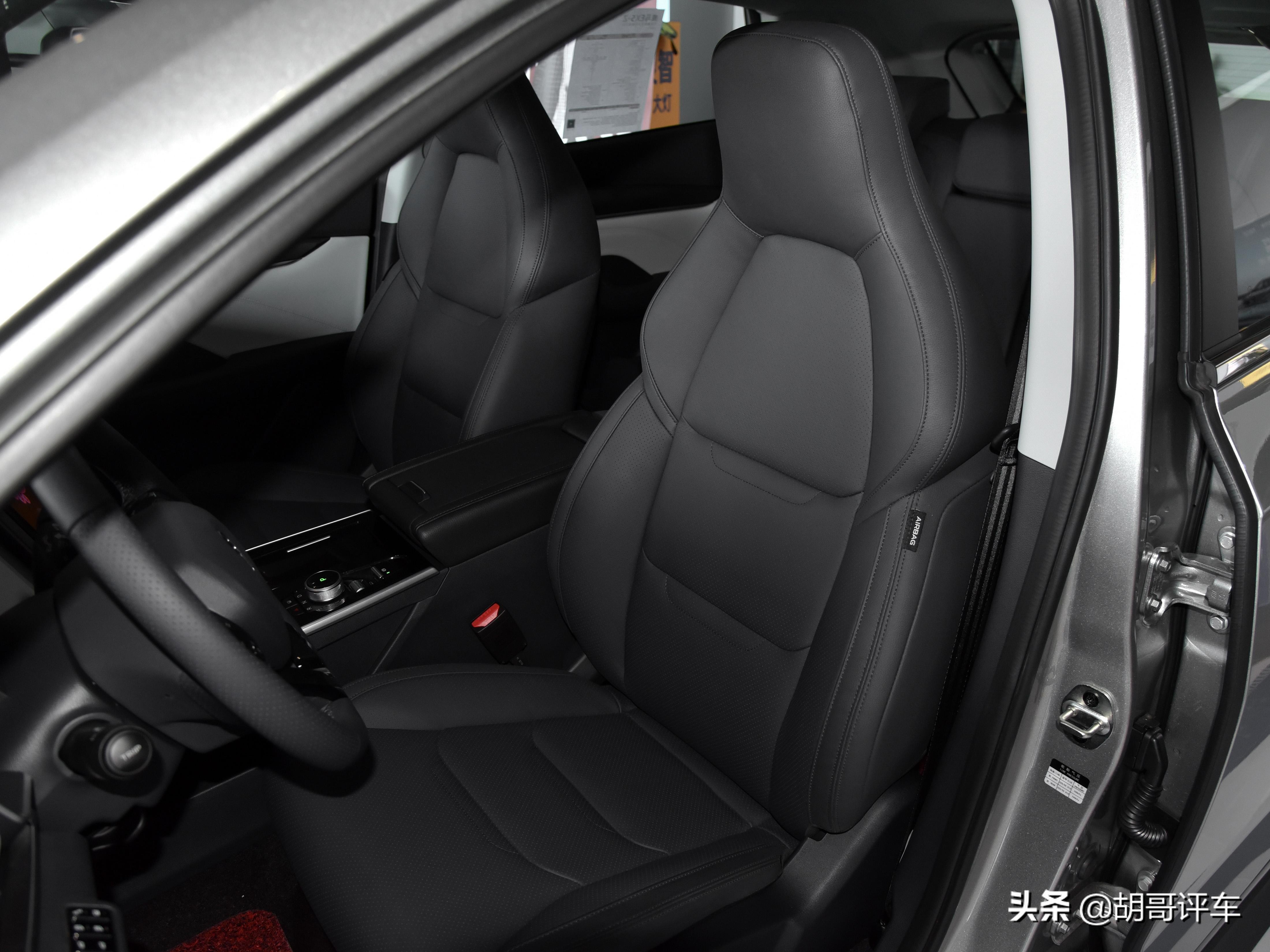 上绿牌的紧凑型SUV，续航真实，价格实惠，实拍威马EX5