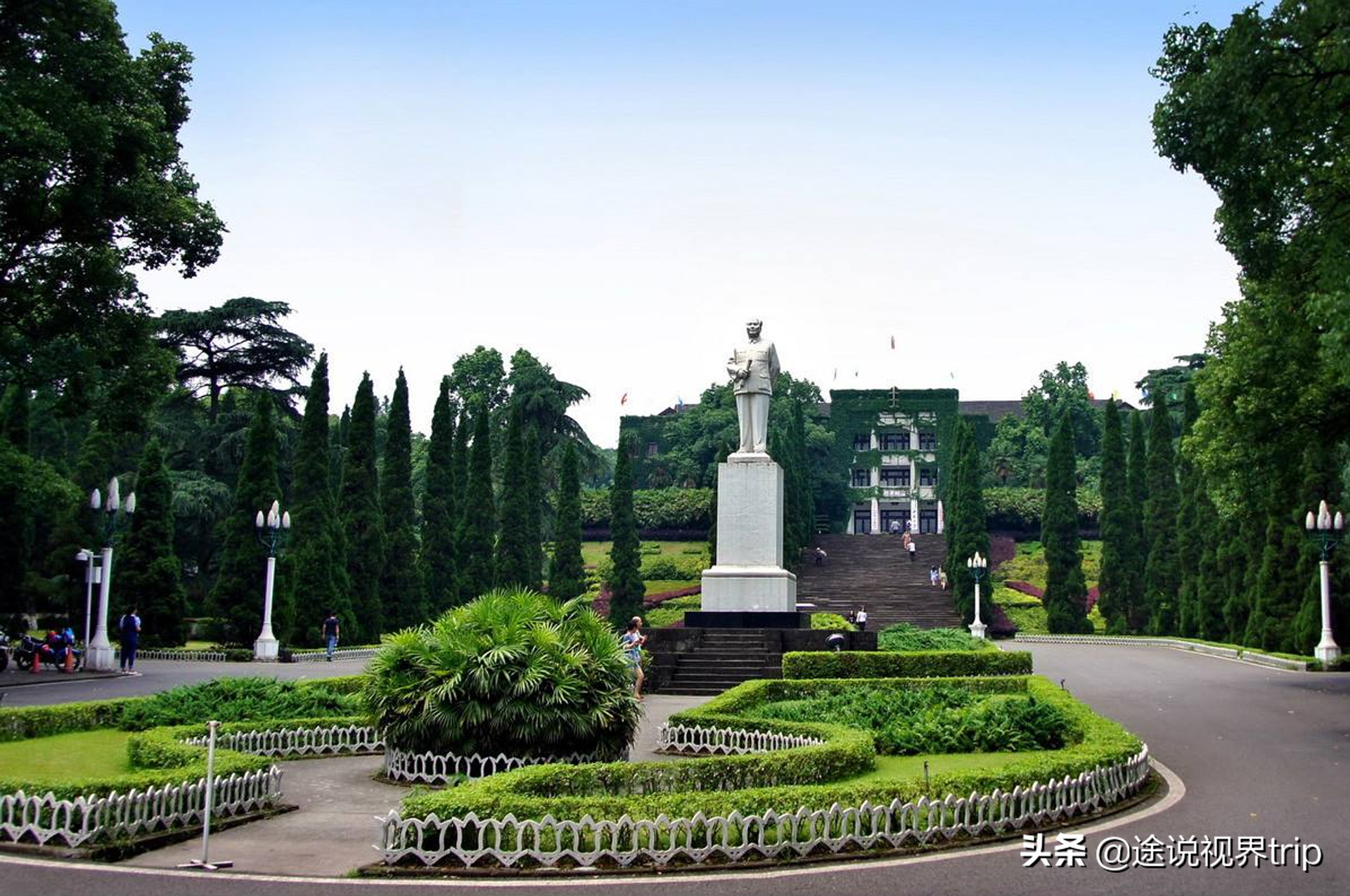 盘点中国10所最美的大学，北大清华上榜，你心中哪个大学最美呢？