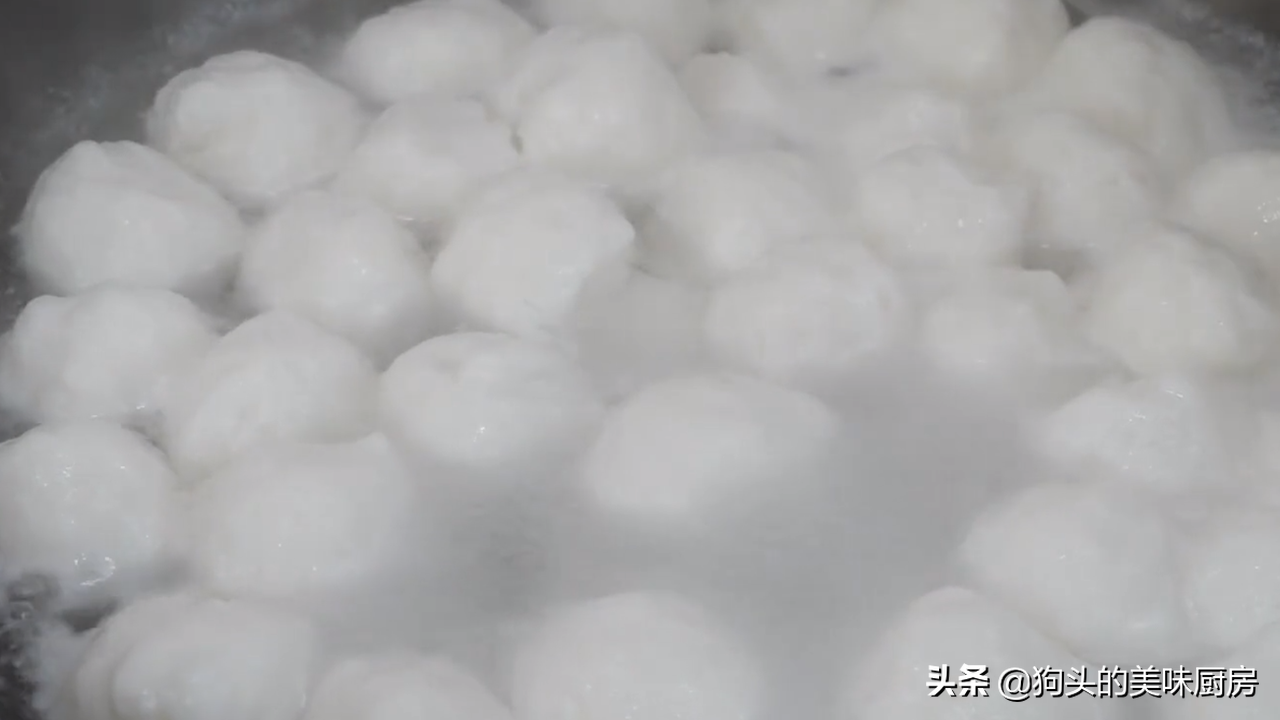 大厨分享秘制鱼丸，Q弹爽口，学会不用出去买，年夜饭就吃它了