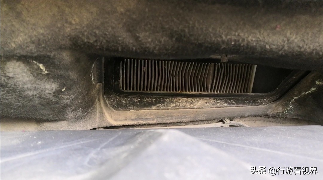 2022年五一之前，58168公里時(shí)候我給愛(ài)車(chē)更換空調(diào)濾芯，全程DIY