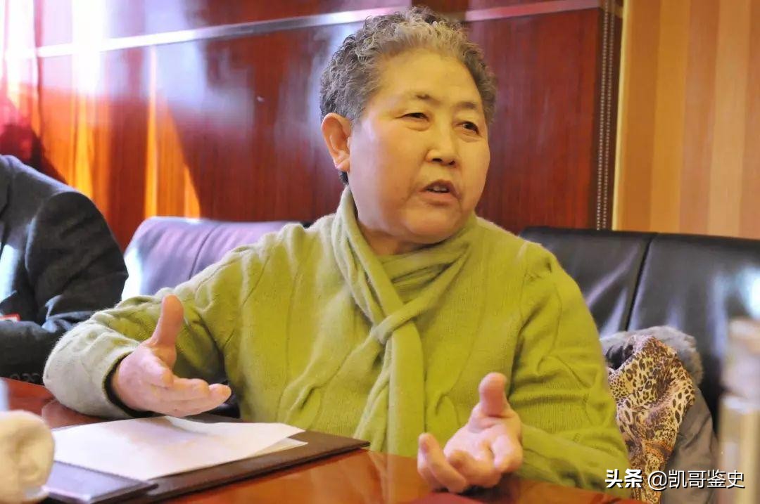75岁老干妈再出山，收拾两个“不争气”的儿子，晚年基业恐难守住