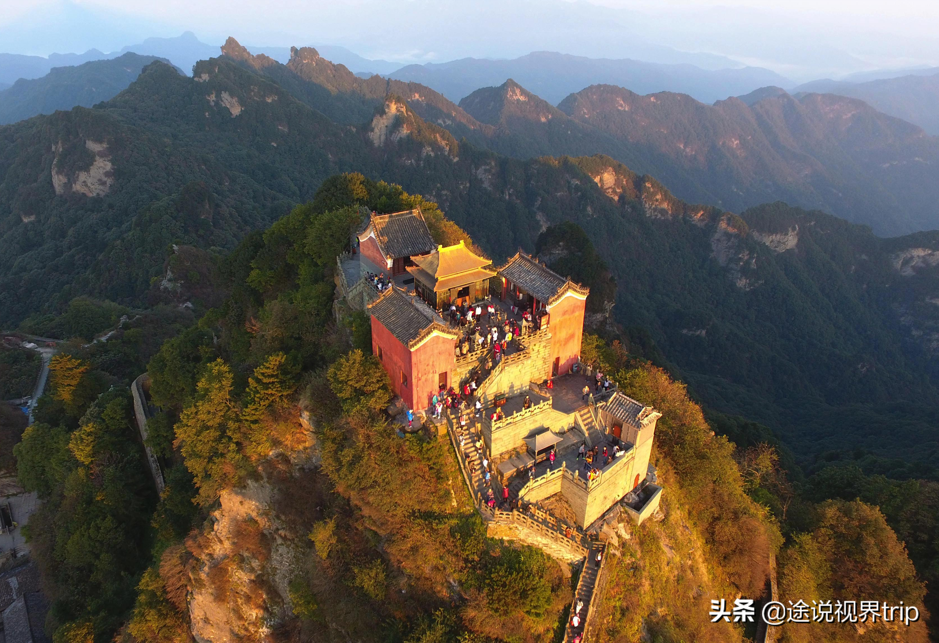 中国10个悬崖上的建筑奇迹，不走寻常路令人惊叹，你去过哪几个？