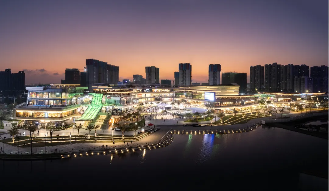 “超现代”空间+庭院式景观=怎样的购物新体验?