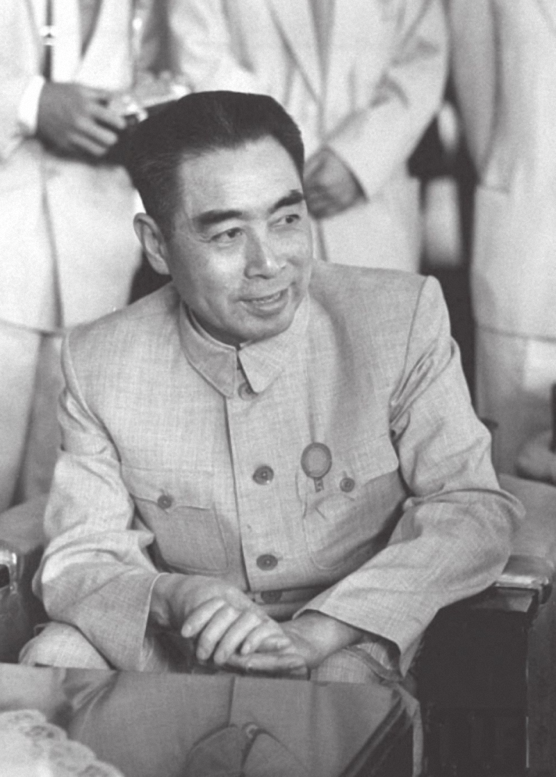 李银桥担任警卫员期间曾“出逃”，毛主席得知哽咽道：小孩想家了