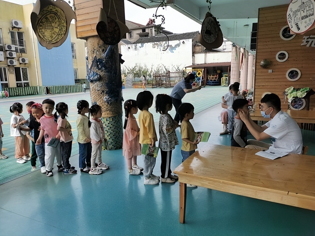 南浔医防护一体化 让爸妈育儿更舒心