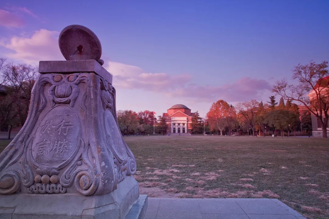 赠言王希勤2011年6月29日星期三于清华-罗姆电子工程馆报告厅各位同学