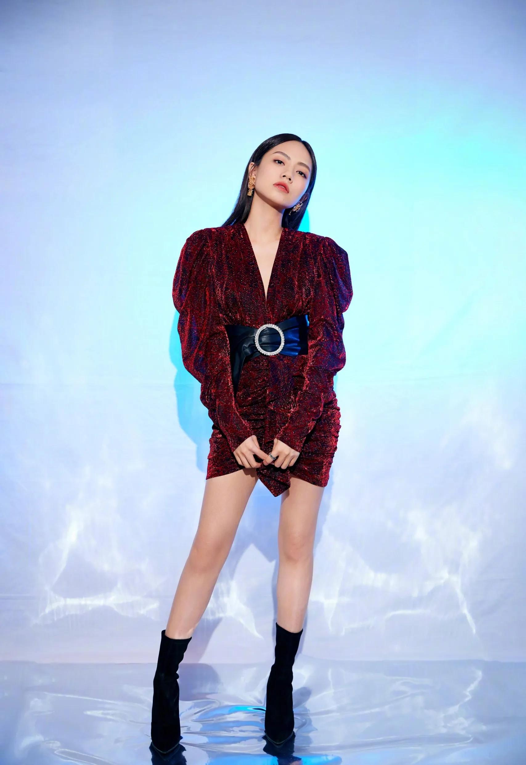 刘惜君的时尚穿搭，每一套都好看，她的每一面，都能给人美的享受