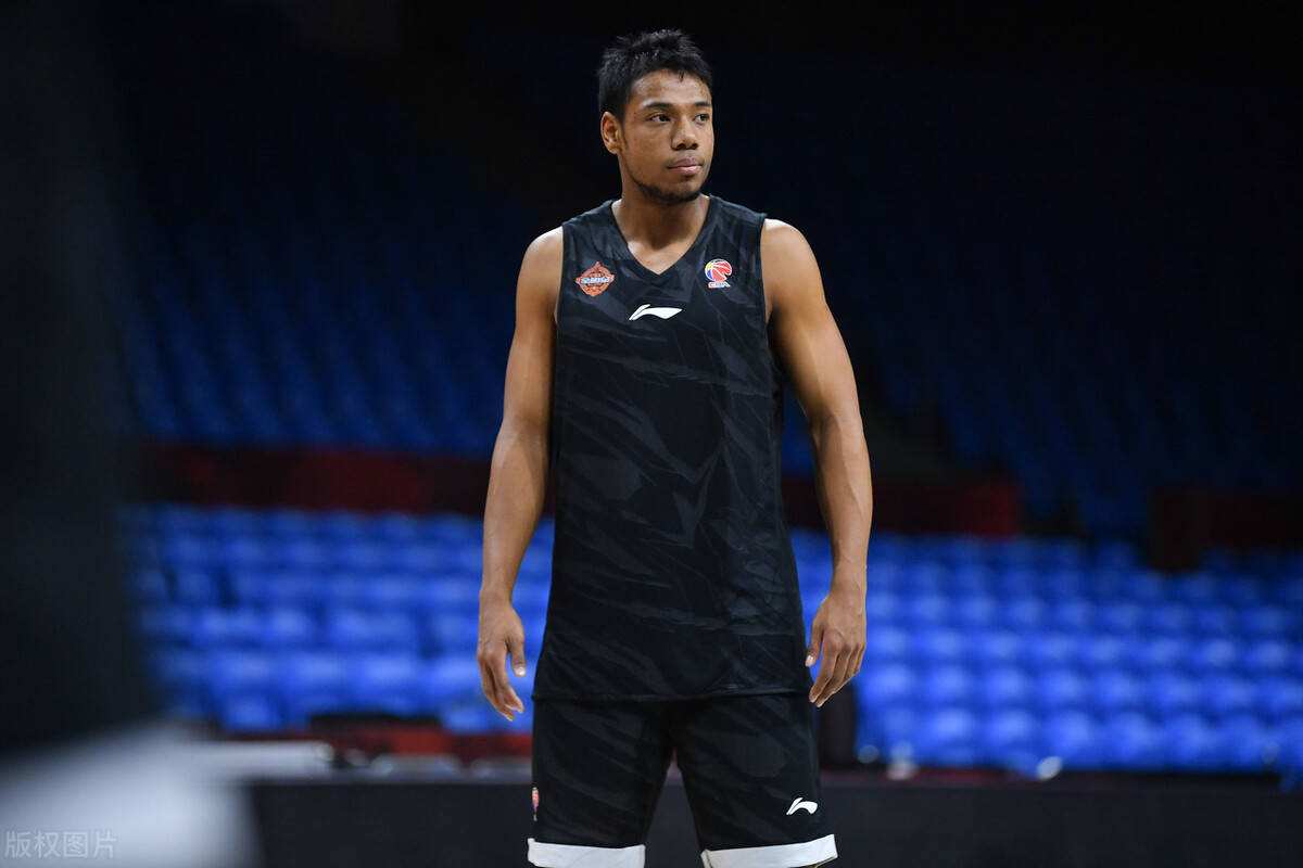 祝铭震CBA选秀（男篮国家队首位混血球员祝铭震，最佳3D球员，表现出色未来可期）-趣拿体育