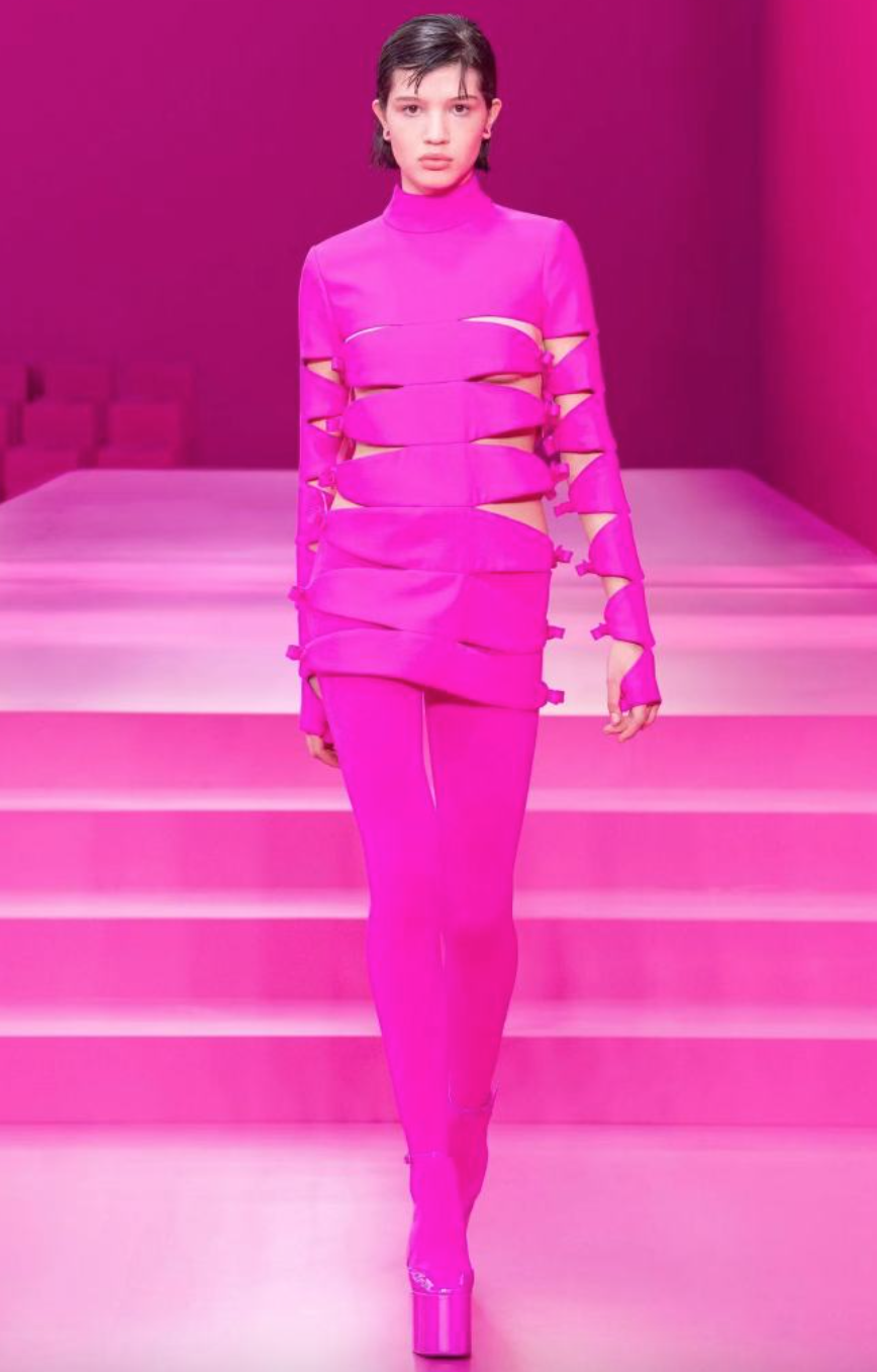 这是颁奖还是开业？金曲奖艺人造型齐翻车，现场变成乡村大舞台？