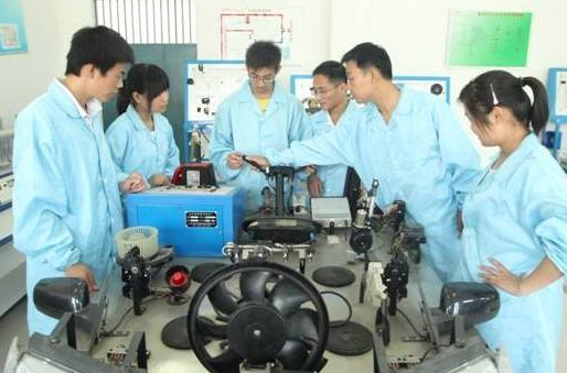 大学里最难熬的6个专业，学生吐槽比高三还累，学生：我想回高中