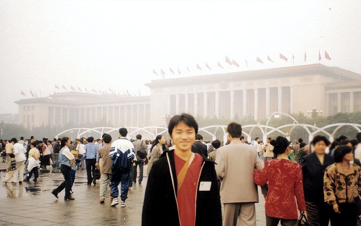 众星庆祝香港回归25周年，霍启刚激动发文，吕良伟唱上海滩主题曲