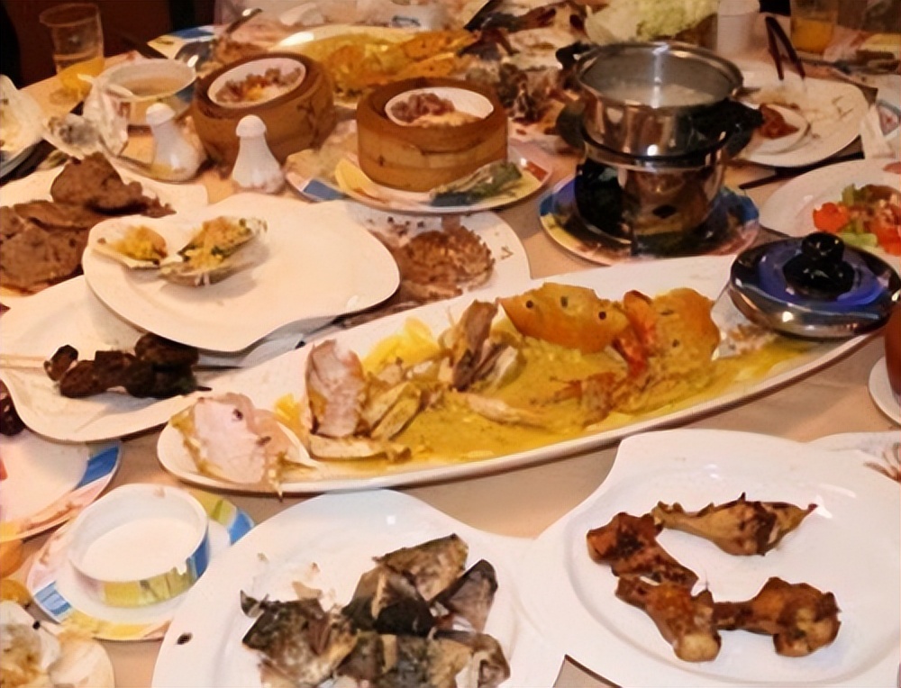 夏季食物更容易腐敗變質，請謹防食物中毒