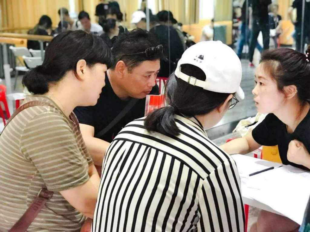 适合女生报考的4个专业，工作稳定且社会地位高，22届考生可参考