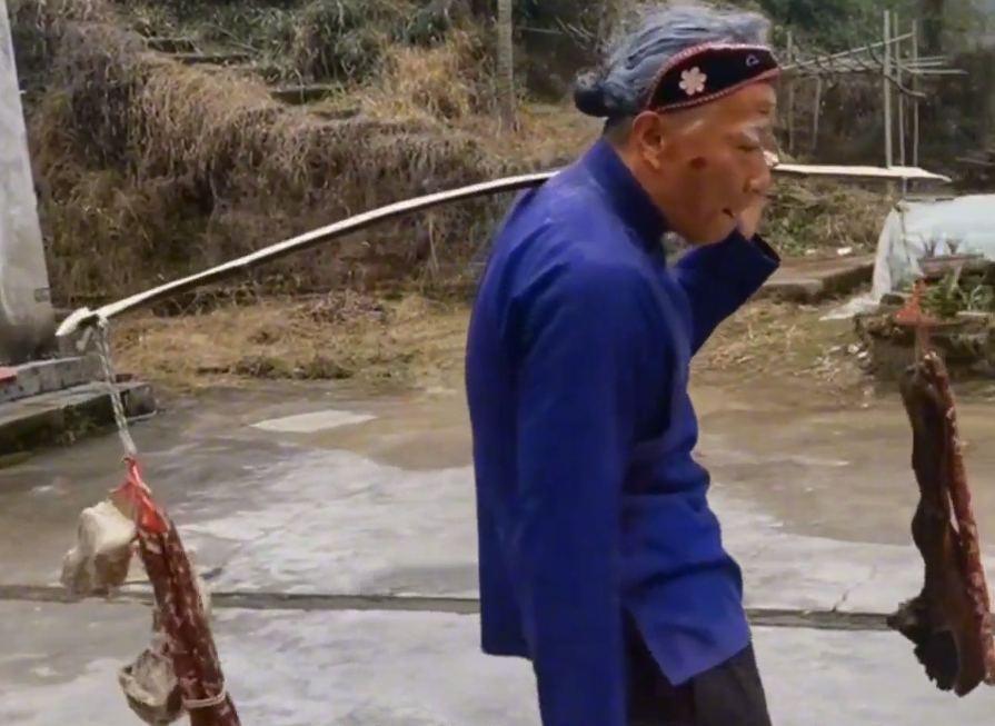 爱表演的生哥：模仿老太太走红圈粉400万，被赞“第二个宋小宝”