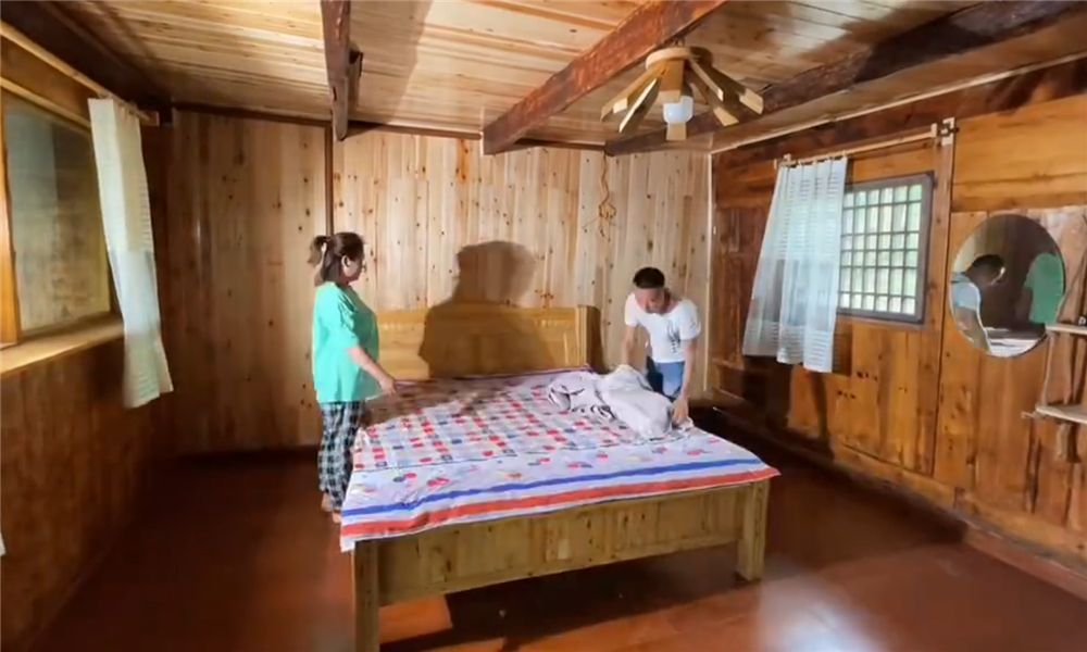 他用1个月时间，将乡下废旧木屋，变成舒适小家，住后不想回城里
