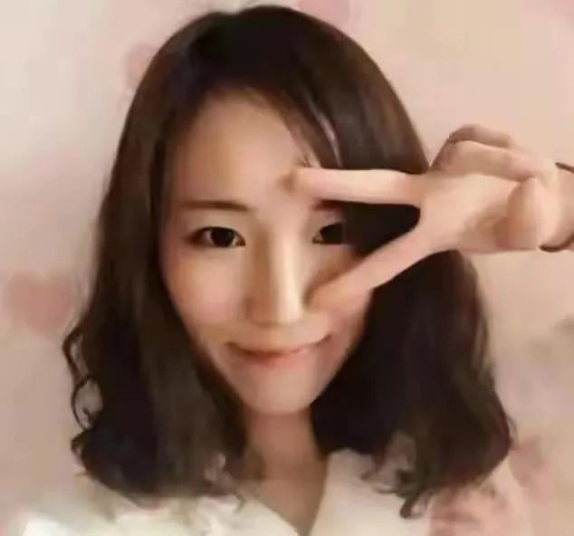 刘暖曦（刘鑫）向江秋莲发送“阖家团圆 新年快乐”等刺激性信息