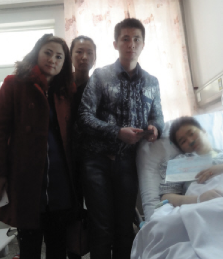 2014年新疆女孩瘫痪失忆，醒来只记得男友，男友不离不弃创造奇迹