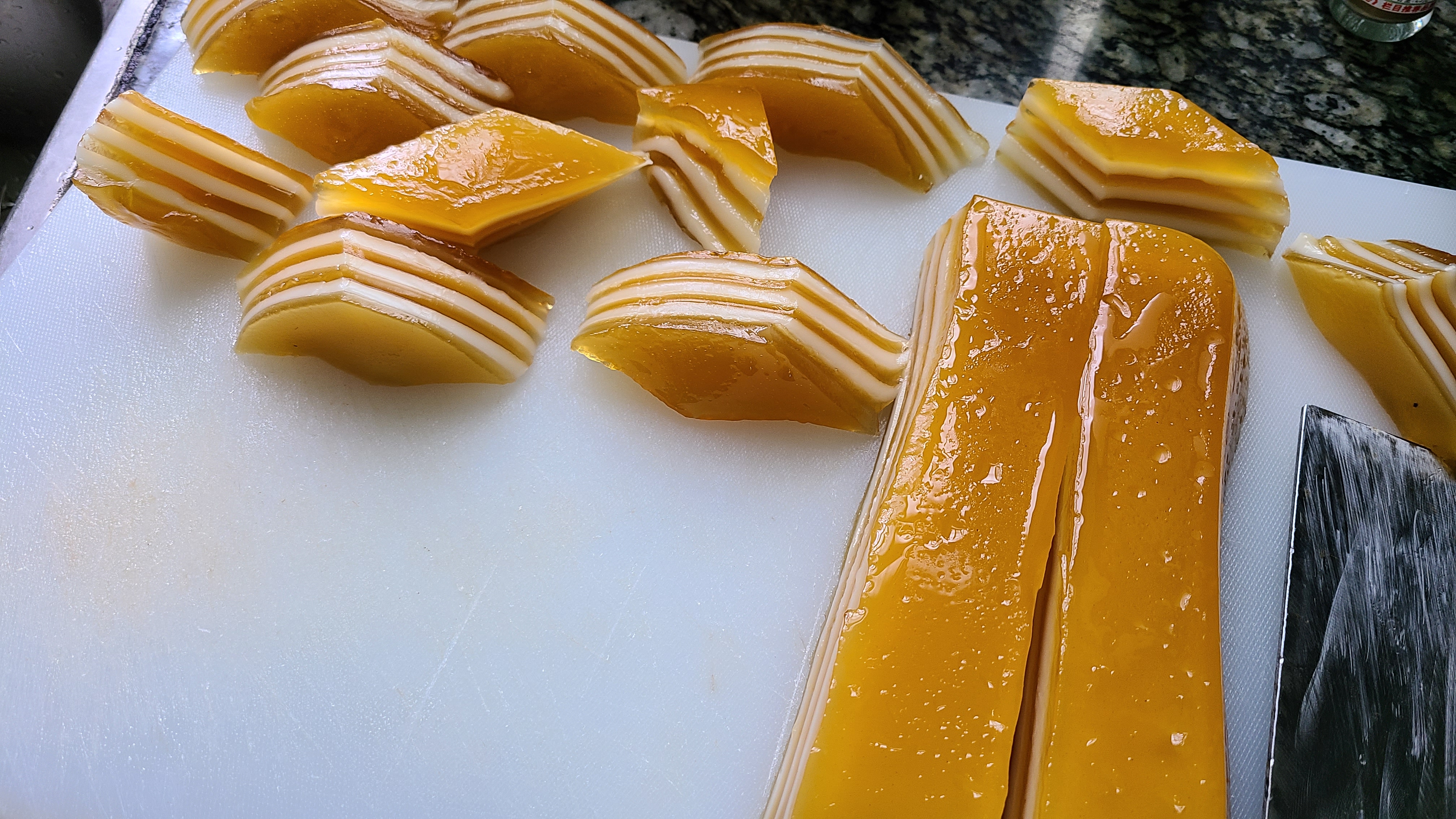 千层糕是出了名的广东美食，软糯Q弹香味浓，好吃又简单