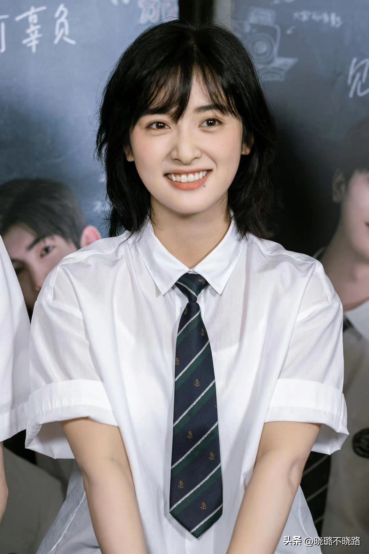 胖臉適合什么發型（方、圓臉的女生，放棄你的長發吧！試試這3種短發，洋氣還顯臉小）