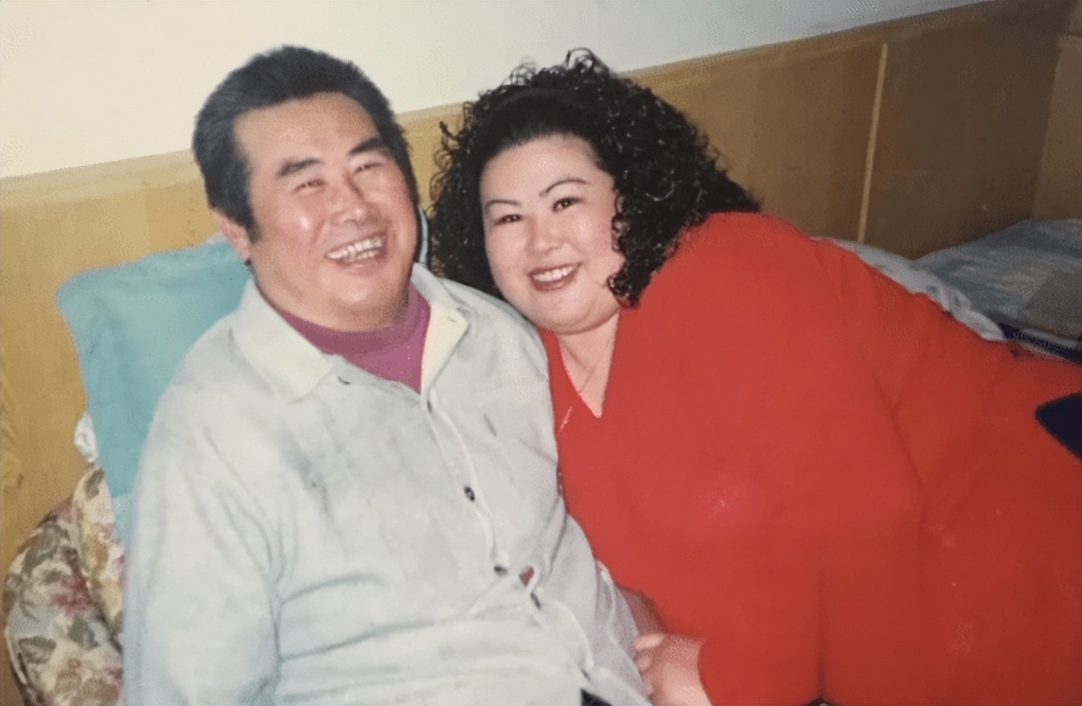 58岁“富婆专业户”董立范至今没人敢娶，只谈过一次恋爱却被骗