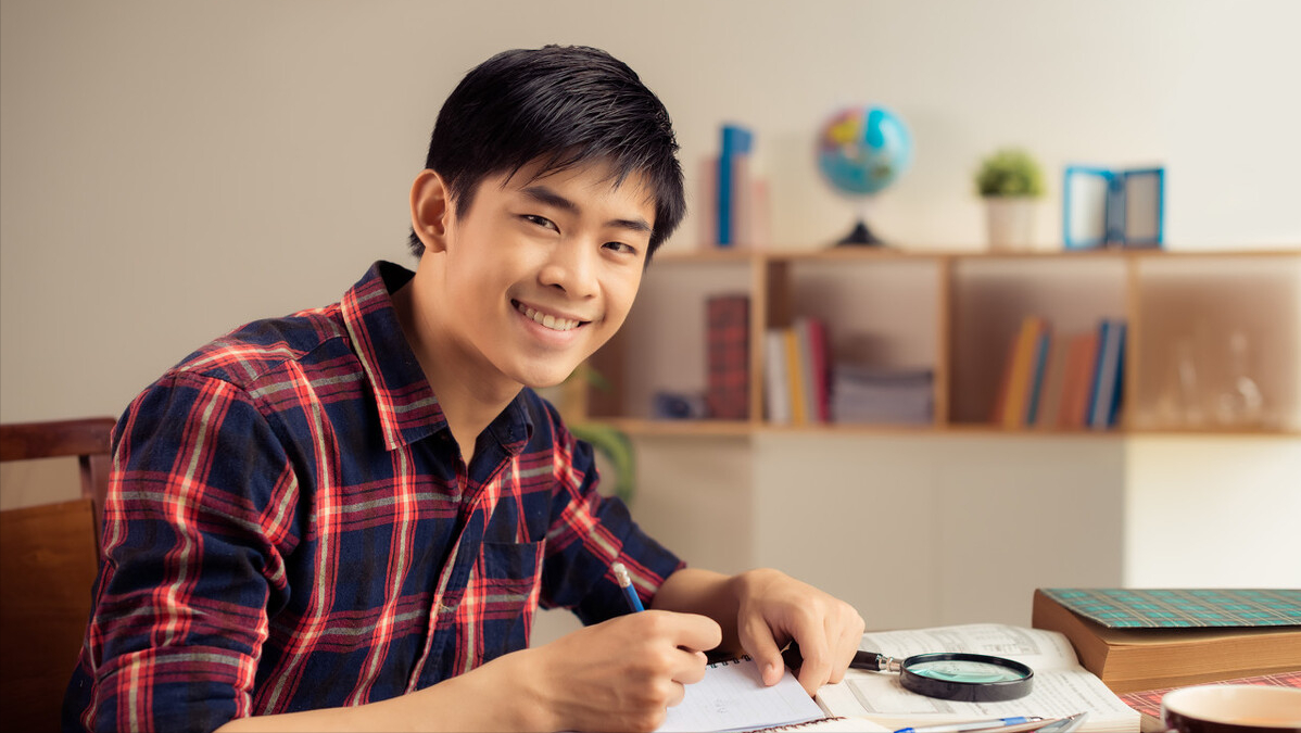 师范本科毕业，怎么才能去公立高中当老师？