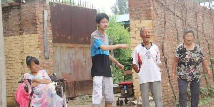 寒门贵子庞众望：以744分考入清华，清华校长到家探望，发出感叹