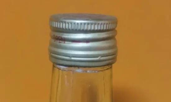 20块钱一瓶的纯粮酒能喝吗？行家：标有GB/T10781，也得谨慎购买