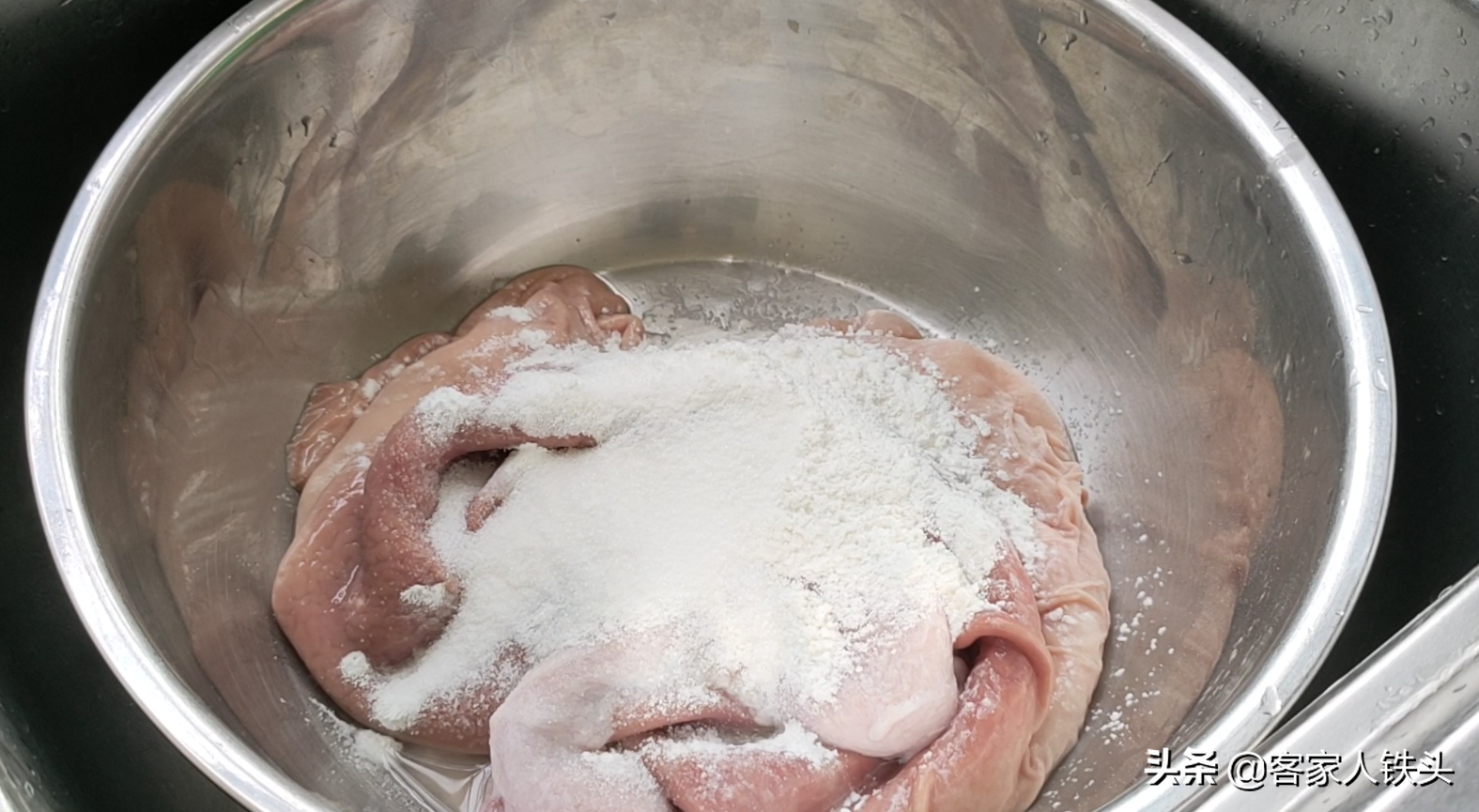 年夜饭少不了的一锅靓汤，广东有名的猪肚汤，做法原来这么的简单