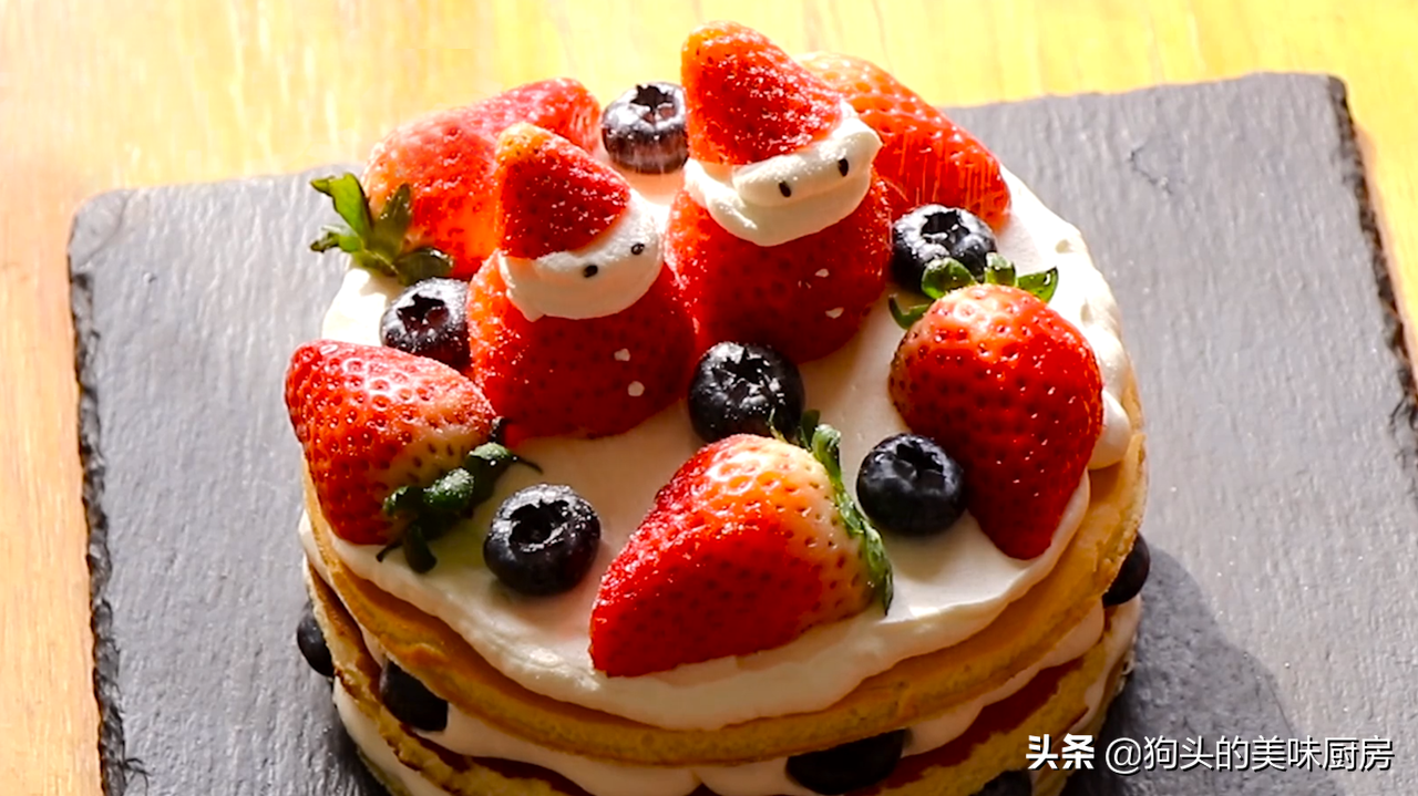 圣诞吃蛋糕，不用烤箱也能做，方法简单，孩子爱不释手，一看就会