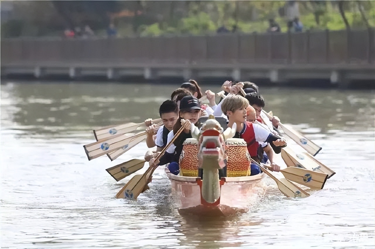 能唱歌、气氛好，周深在奔跑吧的表现，证明节目组并没选错人