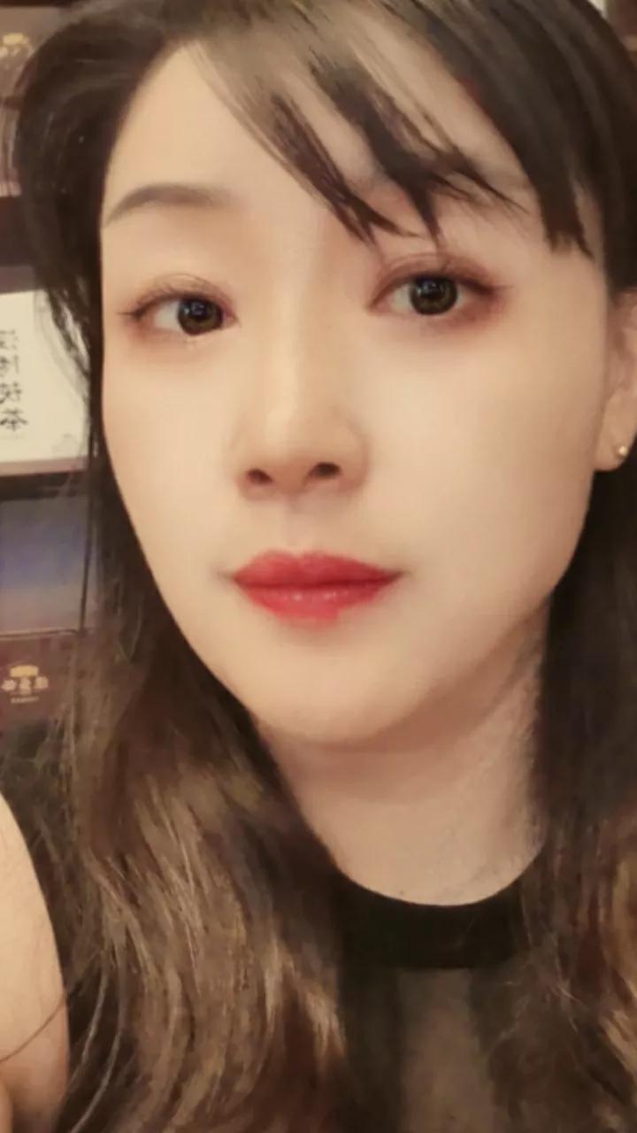 这是哪个明星？