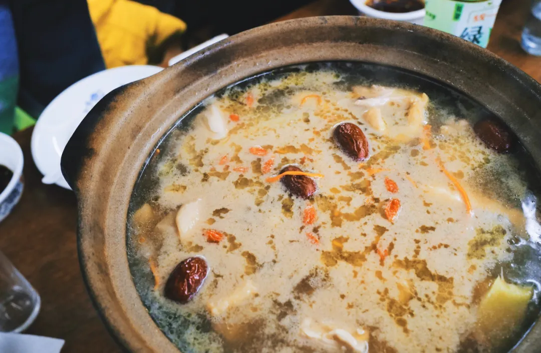 去年喝到的最佳鸡汤，天天都在排队