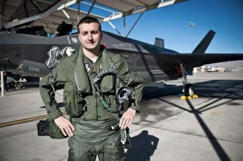 1100��������Ա���˾���ҪͶ���й����������й�����