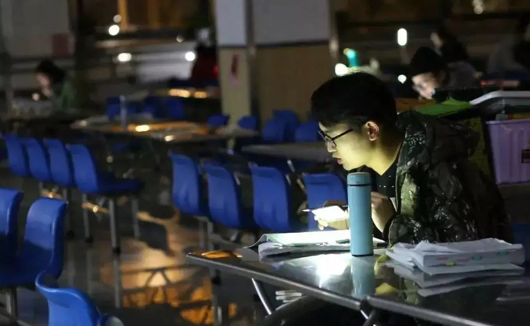 考研只要过国家线，大概率都能录取的学校，有的甚至不需要复试