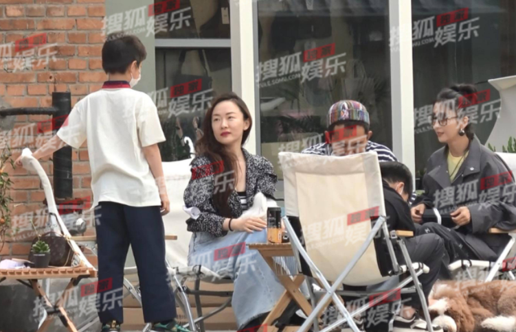 ��˼��١���������ɸ��ϣ�ѾѾϸ�İ��������·���ȫ����˵��Ц