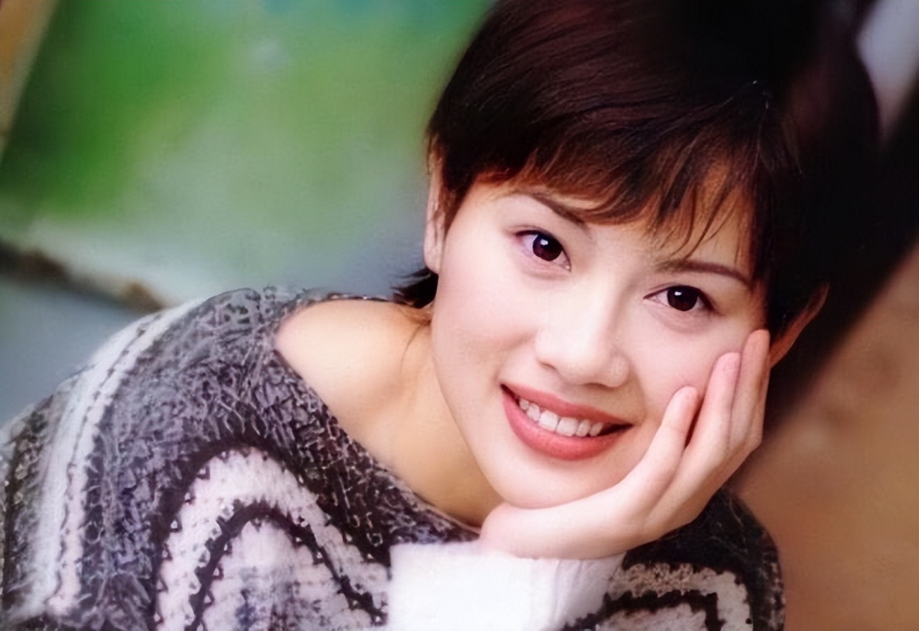 8位嫁到内地的女港星，有的连生三胎幸福美满，有的被婆婆嫌弃