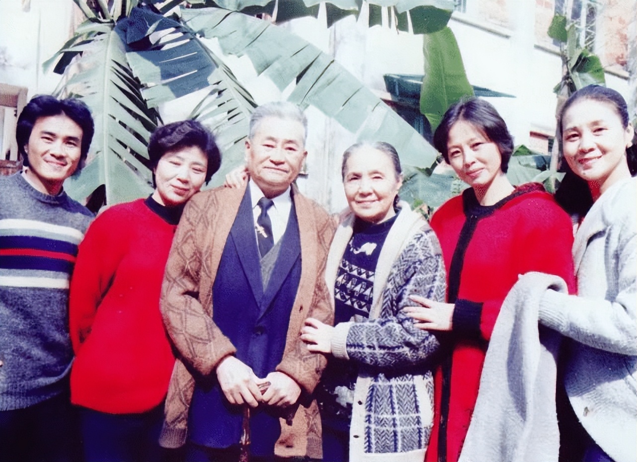 《平原游击队》里演松井的鬼子专业户方化，晚年为节省拒绝治病