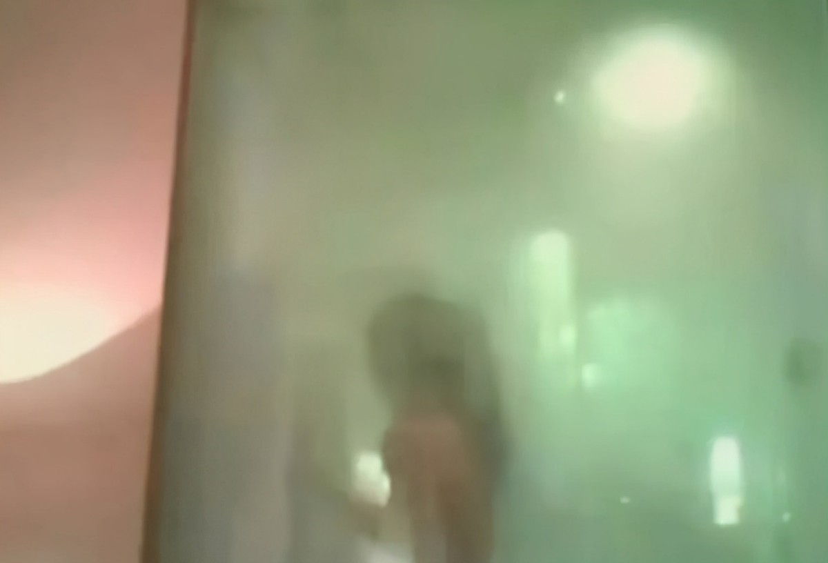 温州一男子偷窥女子洗澡，被发现后跳楼身亡，家属索赔88.9万