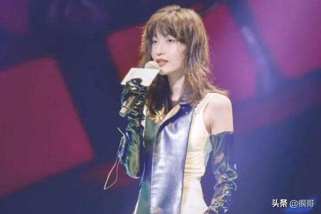 女心理师中隐藏着两位才女：一位做过乐队主唱，一位上过最强大脑