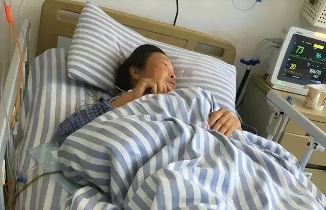 高考状元杨仁荣留下神秘短信后消失，母亲身患癌症，苦寻儿子9年