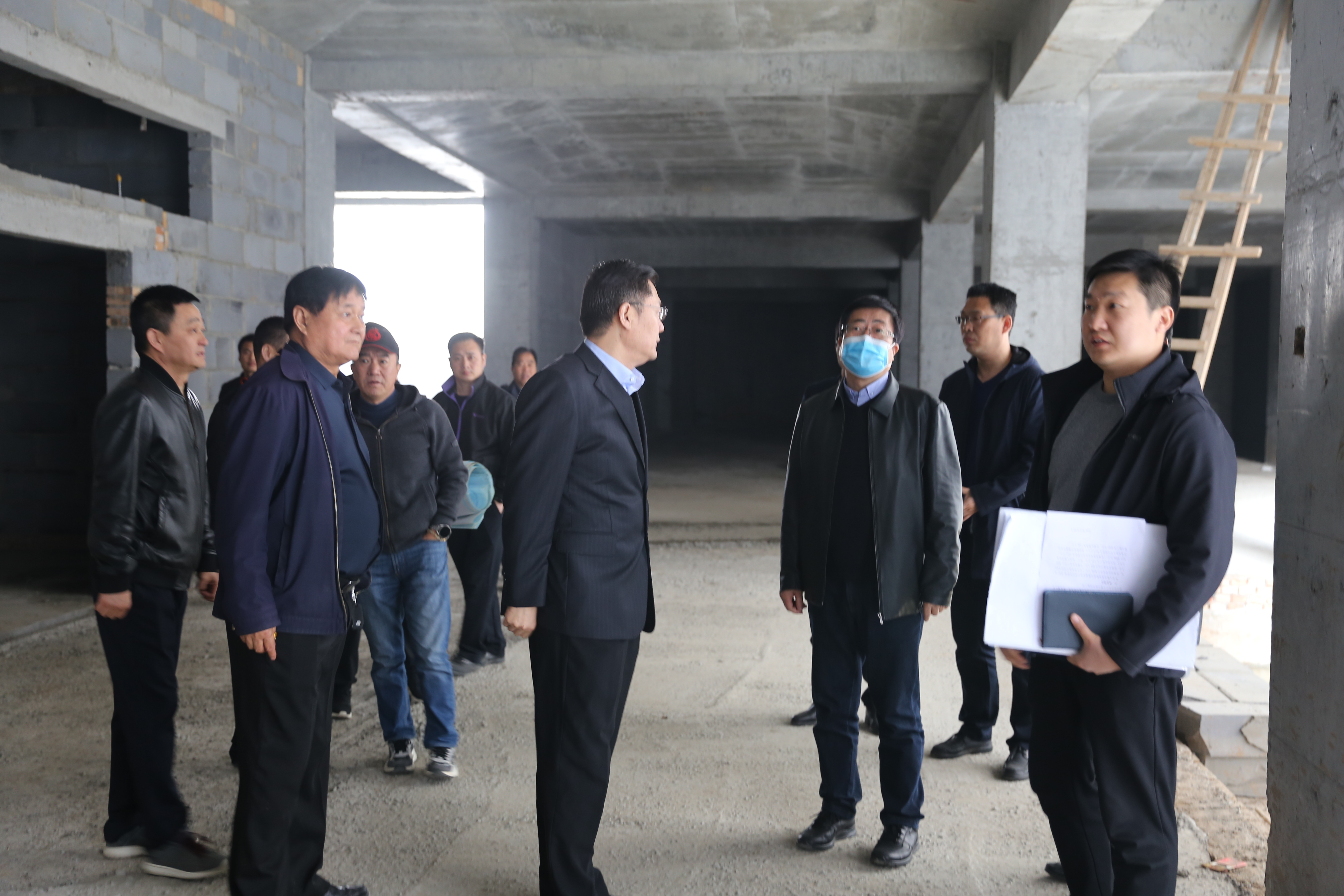 渭南中院党组书记贺世辉调研督导新审判法庭项目建设情况