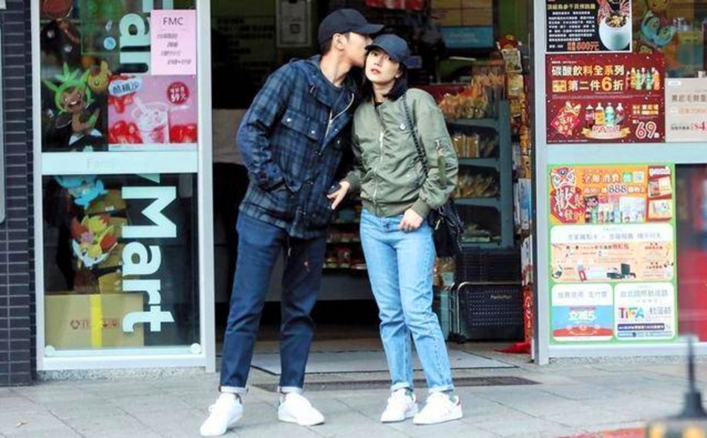 女星嫁“小老公”，被嘲像母子、婆婆公开嫌弃，后悔曾经的选择吗