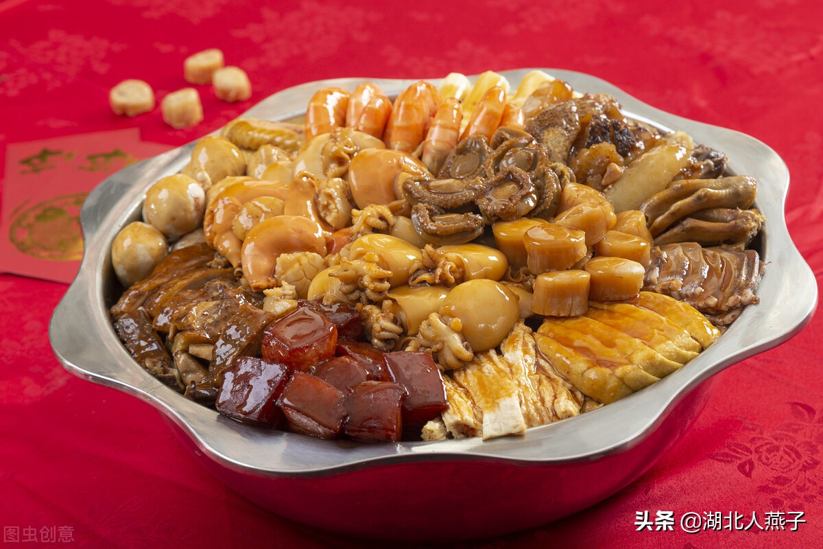 12道粤菜,3素9荤,每道菜都是广东人的最爱)