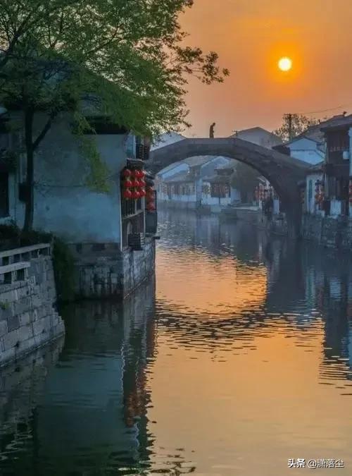 描写江南美景的句子
