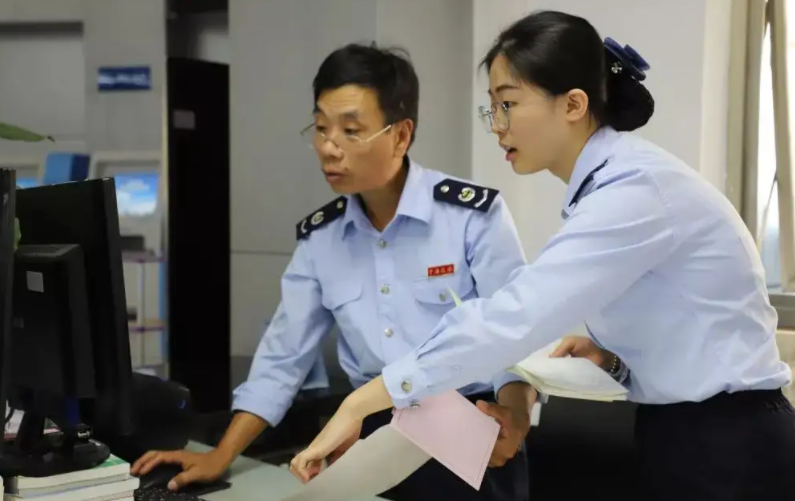 事业单位天花板再升级，新制度有望提升薪资，大学生需权衡利弊