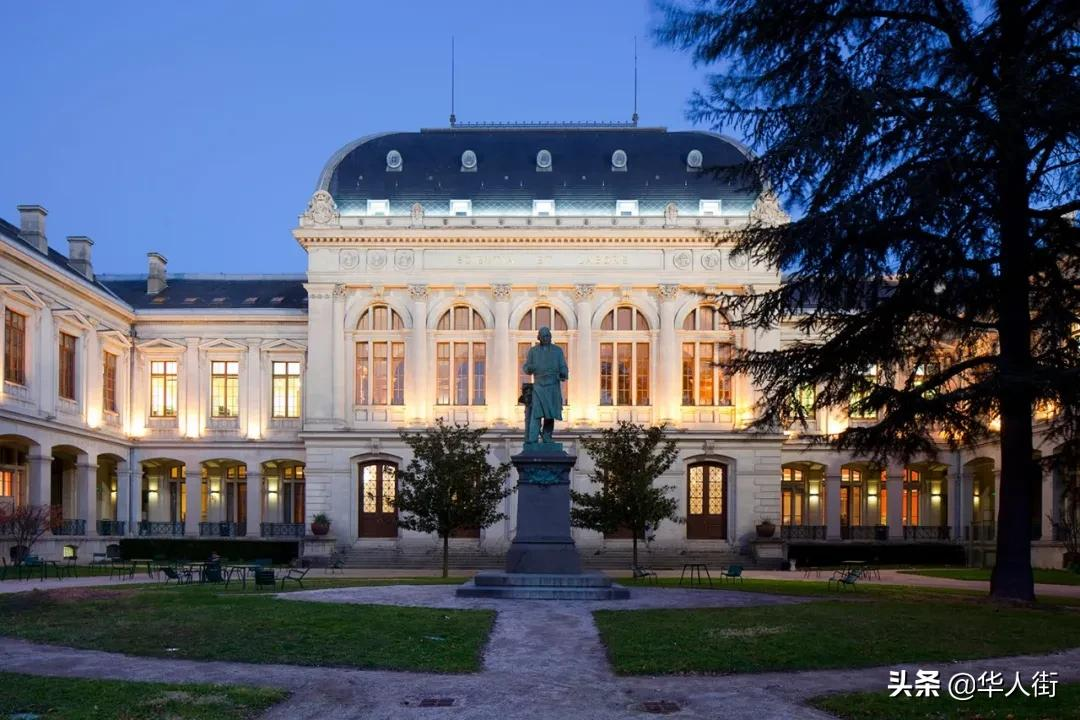 盘点法国最美的十个大学校区！在宫殿里上课是什么体验？